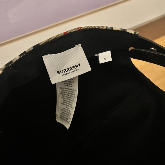 AUTHENTIC BURBERRY LOGO CAP (UNISEX SIZE M)